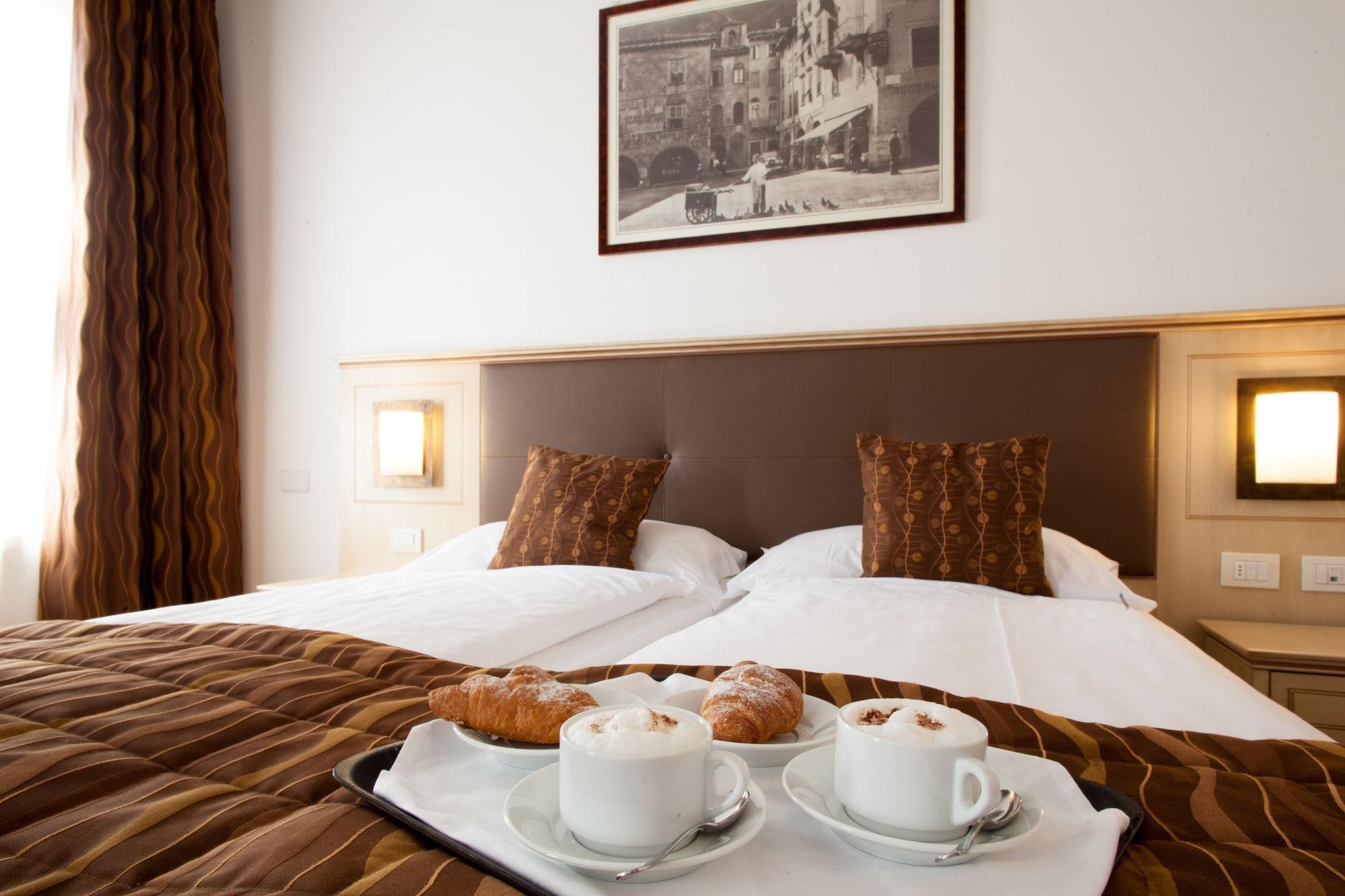 Hotel Portici - Romantik & Wellness Riva del Garda Extérieur photo